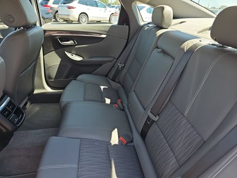 Used 2018 Chevrolet Impala LT w/ LT Convenience Package FWD image 22