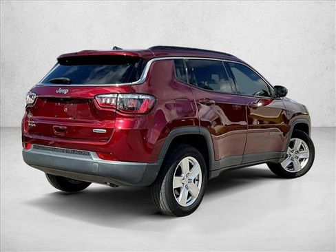 Used 2022 Jeep Compass Latitude AWD/4WD image 2
