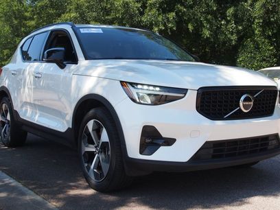 Used 2023 Volvo XC40 B5 Plus