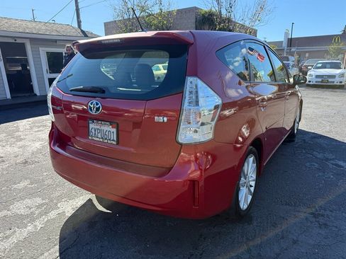 Used 2012 Toyota Prius V Five FWD image 5