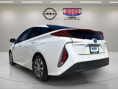 Used 2021 Toyota Prius Prime Limited FWD image 4