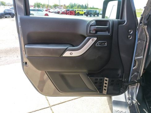 Used 2016 Jeep Wrangler Unlimited Sahara w/ Max Tow Package AWD/4WD image 18