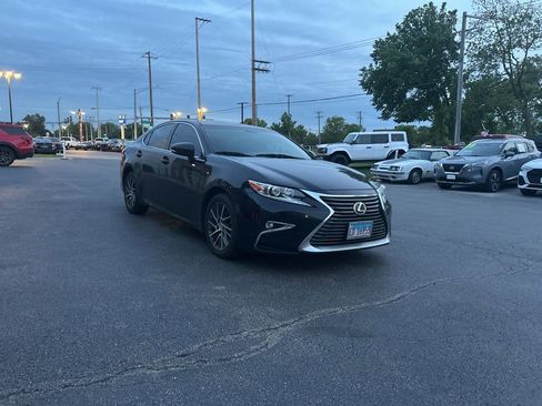 Used 2016 Lexus ES 350 w/ Navigation System Package FWD image 4