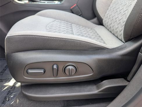 Used 2023 Chevrolet Equinox LT FWD image 12
