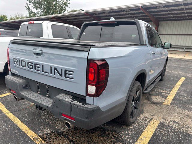 Used 2025 Honda Ridgeline Black Edition image 10