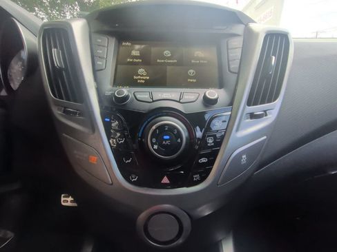 Used 2016 Hyundai Veloster w/ Option Group 02 FWD image 19