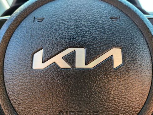 Used 2024 Kia Forte LXS FWD image 40