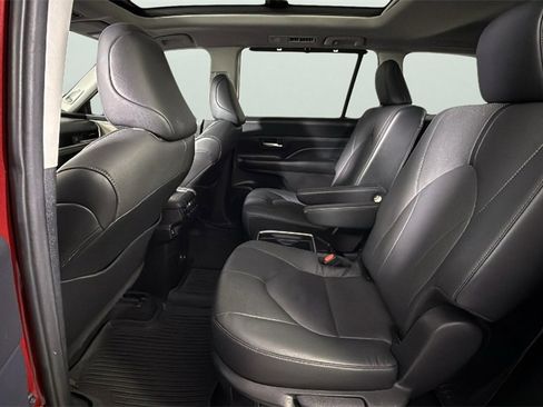 Used 2024 Toyota Grand Highlander XLE image 42