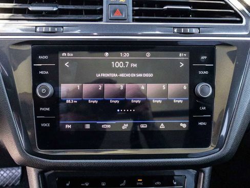 Used 2022 Volkswagen Tiguan SE w/ Panoramic Sunroof Package AWD/4WD image 29