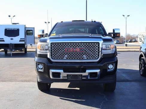 Used 2016 GMC Sierra 2500 Denali w/ Duramax Plus Package image 9