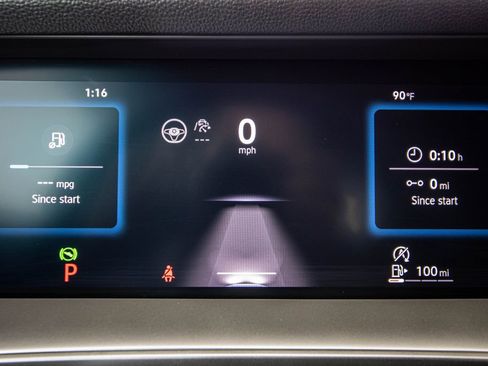 Certified 2025 Volkswagen Tiguan SE image 36