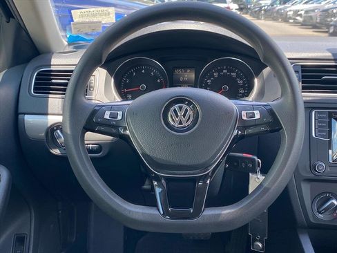Used 2017 Volkswagen Jetta S FWD image 4