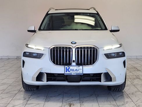 Used 2025 BMW X7 xDrive40i AWD/4WD image 2