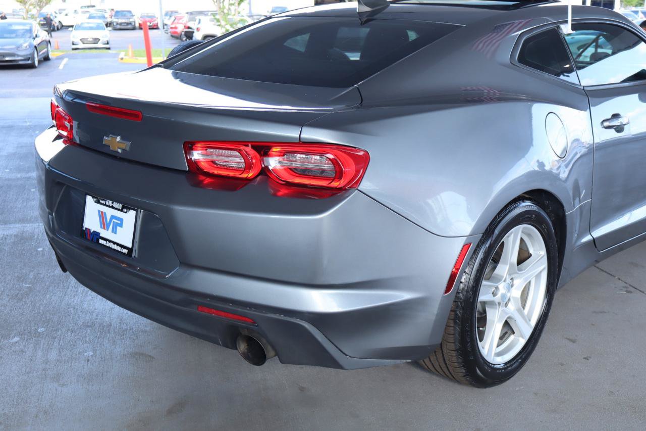 Used 2019 Chevrolet Camaro LT w/ Technology Package RWD image 7