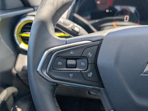 New 2026 Chevrolet Trax LT w/ LT Convenience Package FWD image 18