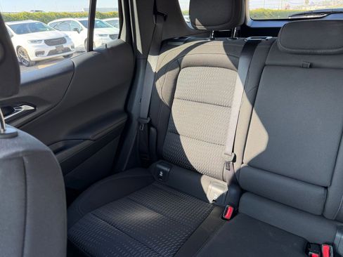 Used 2025 Chevrolet Equinox LT image 38