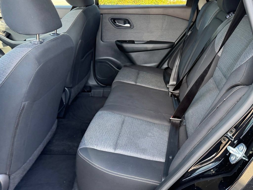 Certified 2023 Nissan Rogue SV FWD image 20