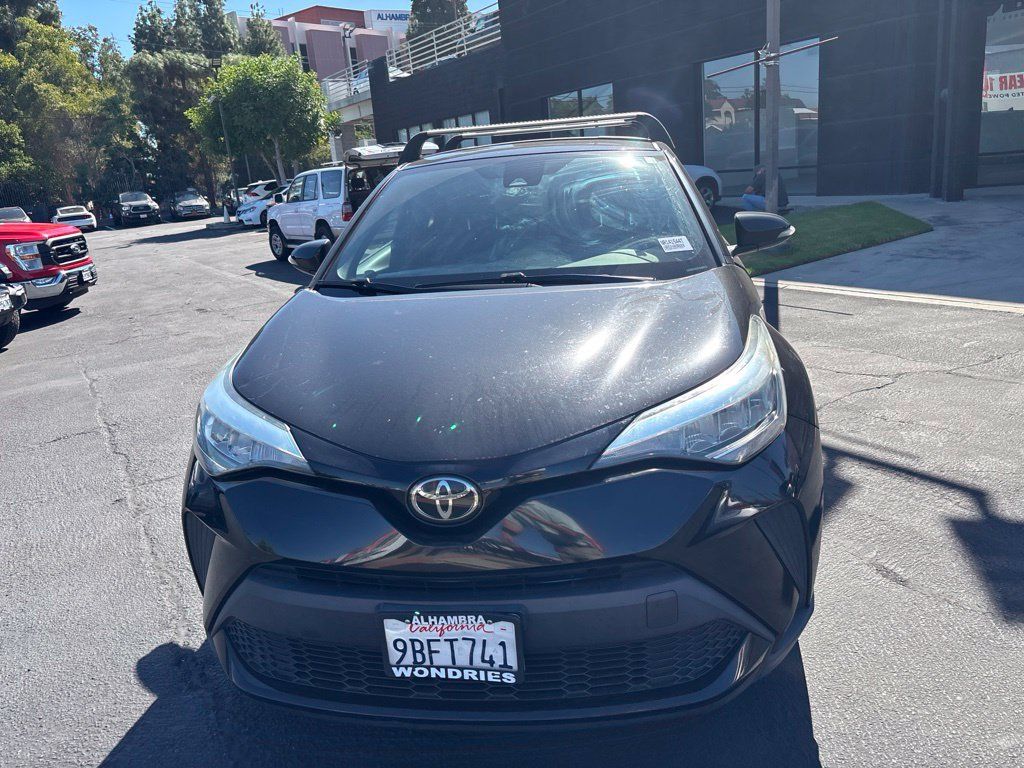 Used 2022 Toyota C-HR XLE FWD image 9