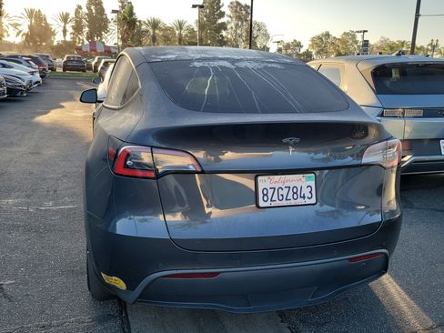 Used 2021 Tesla Model Y 2WD image 5