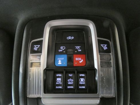 Used 2025 RAM 2500 Limited AWD/4WD image 22
