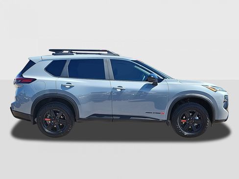 New 2026 Nissan Rogue SV AWD/4WD image 4