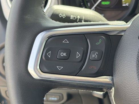 Used 2025 Jeep Wrangler Unlimited Sahara w/ Safety Group image 9