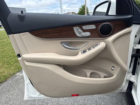Used 2022 Mercedes-Benz GLC 300 4MATIC image 19