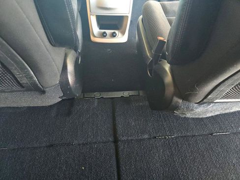 Used 2018 Dodge Grand Caravan SE w/ UConnect Hands-Free Group image 24