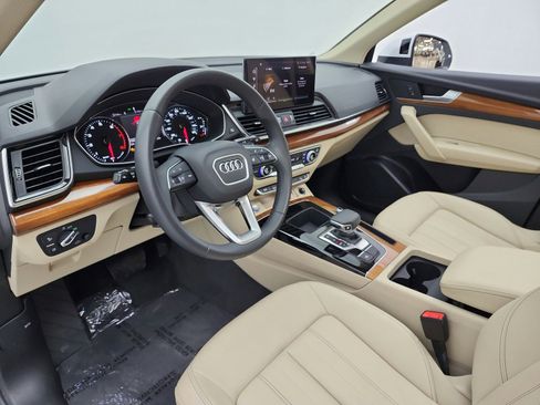 Used 2023 Audi Q5 2.0T Premium w/ Convenience Package AWD/4WD image 12