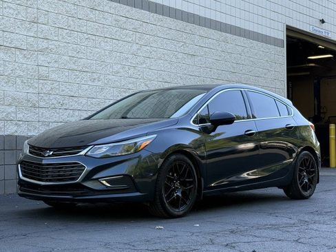 Used 2017 Chevrolet Cruze Premier w/ Enhanced Convenience Package FWD image 1