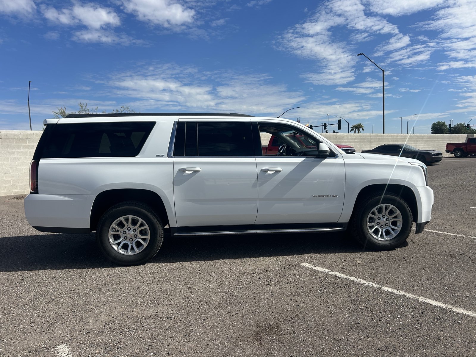 Used 2020 GMC Yukon XL SLT AWD/4WD image 6