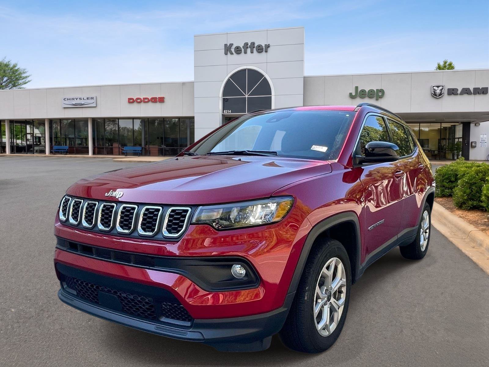 Used 2026 Jeep Compass Latitude AWD/4WD image 1