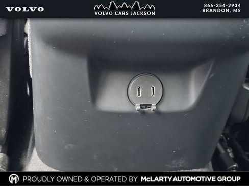 Used 2024 Volvo XC60 B5 Plus image 18