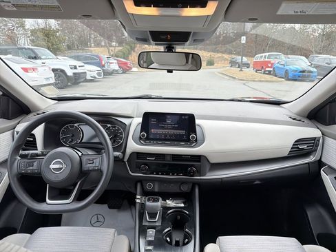 Used 2023 Nissan Rogue SV image 21