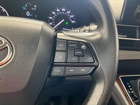 Used 2022 Toyota Sienna LE AWD/4WD image 22