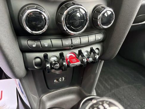 Used 2015 MINI Cooper 4-Door Hardtop image 18