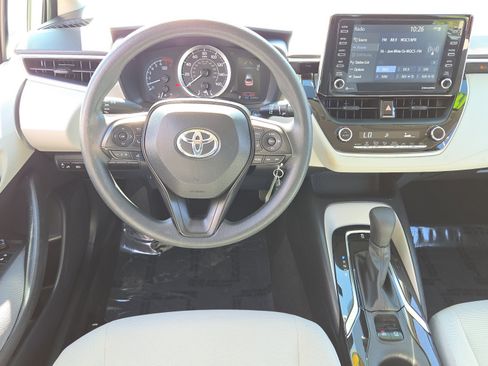 Used 2021 Toyota Corolla LE image 13
