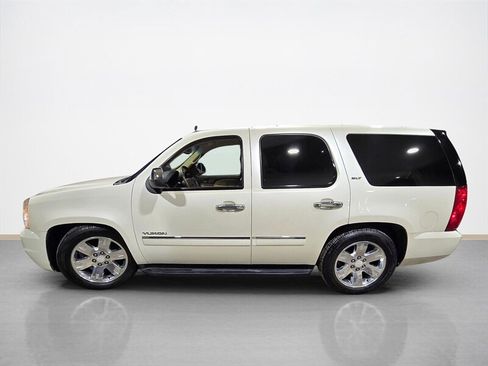 Used 2010 GMC Yukon SLT w/ SLT Chrome Package image 7