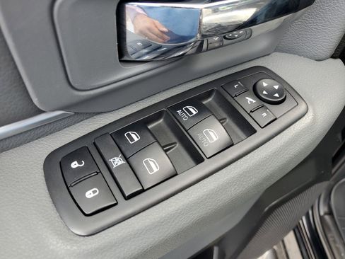 Used 2019 RAM 1500 Big Horn image 15