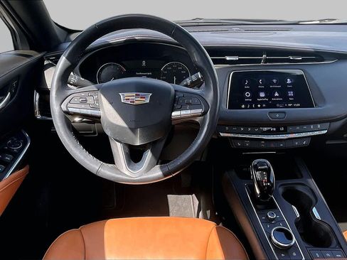 Used 2023 Cadillac XT4 Premium Luxury FWD image 6