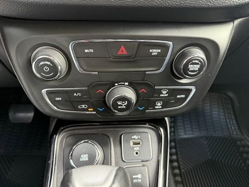 Used 2020 Jeep Compass Limited image 25