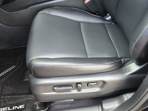 Certified 2025 Honda Ridgeline RTL image 30