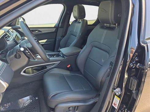 New 2026 Jaguar F-PACE R-Dynamic S image 12