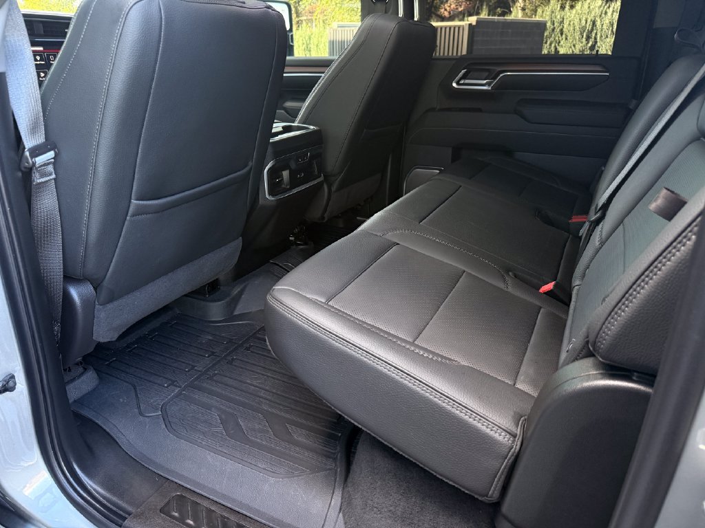 Used 2025 GMC Sierra 3500 Denali w/ Denali Reserve Package AWD/4WD image 37