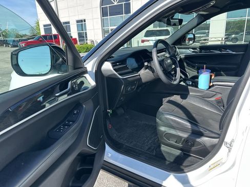 Used 2022 Jeep Grand Cherokee Trailhawk AWD/4WD image 5