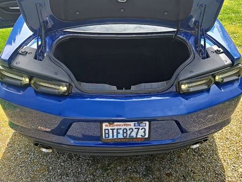 Used 2020 Chevrolet Camaro LT w/ RS Package image 6