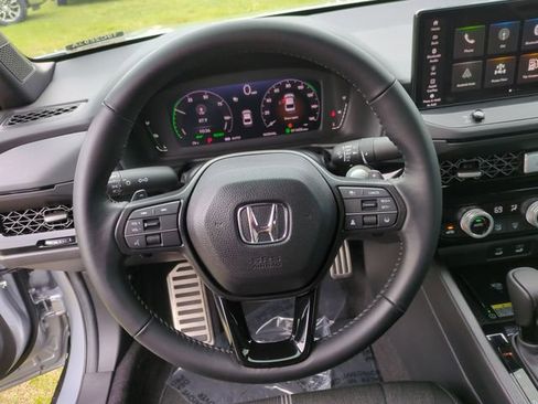 Used 2025 Honda Accord Sport image 14