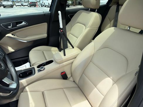Used 2019 Mercedes-Benz GLA 250 image 33