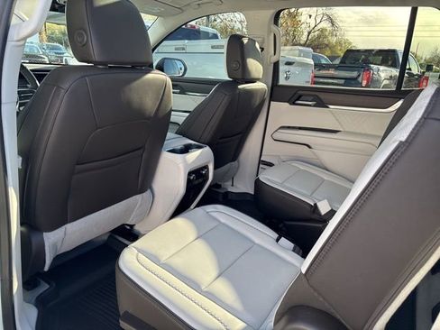 Used 2026 GMC Acadia Denali w/ Super Cruise Package image 30