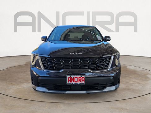 Certified 2025 Kia Sorento LX image 3